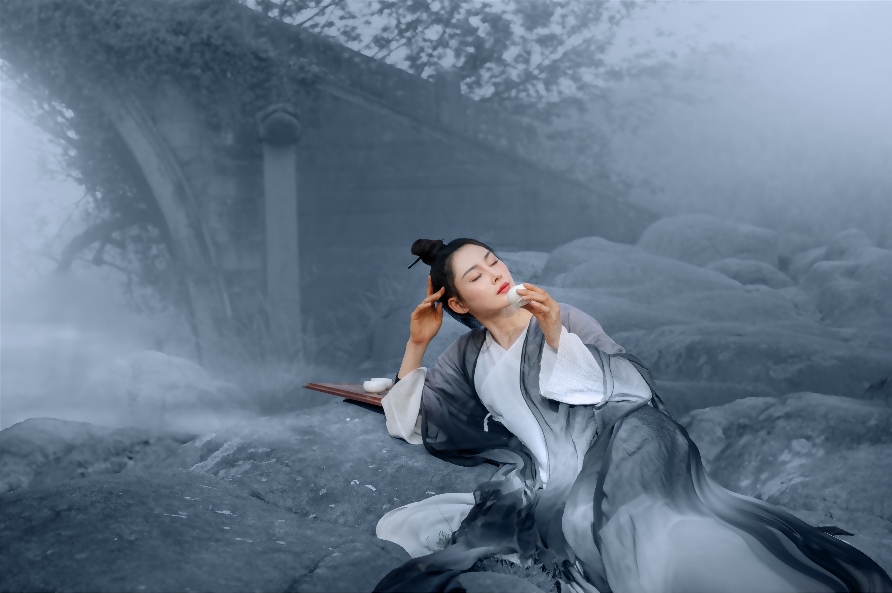 YITUYU艺图语 2021.08.06 水清酿酒，墨浅弄云 敏敏